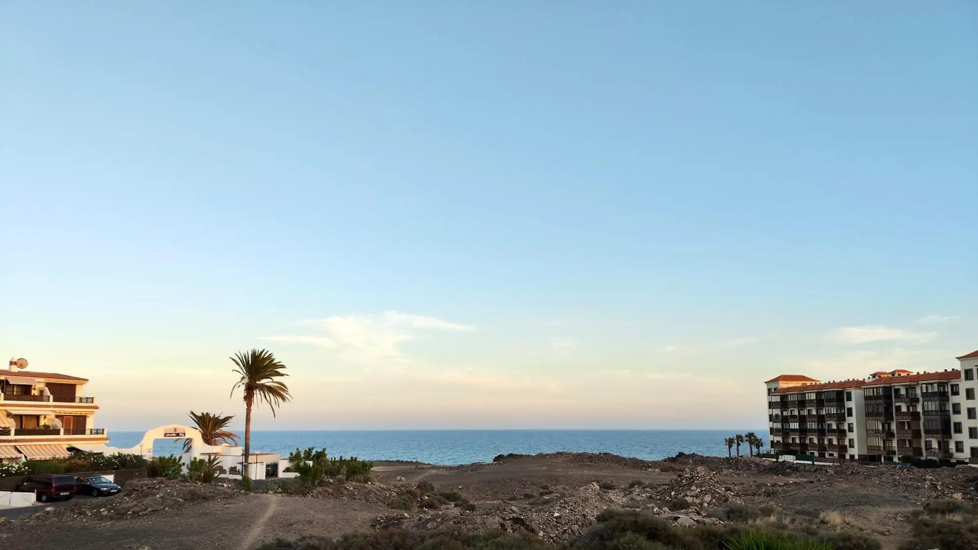 Encantador Estudio Con Terraza Privada Y Espectaculares Vistas Al Mar En Costa Del Silencio, Cerca De Los Cristianos
